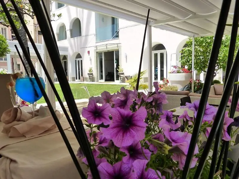 فندق Il Piccolo Giardino Gh ***Superior تاورمينا 3*,