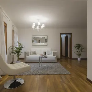 https://benedetto-marcello.hotelinveneto.com
